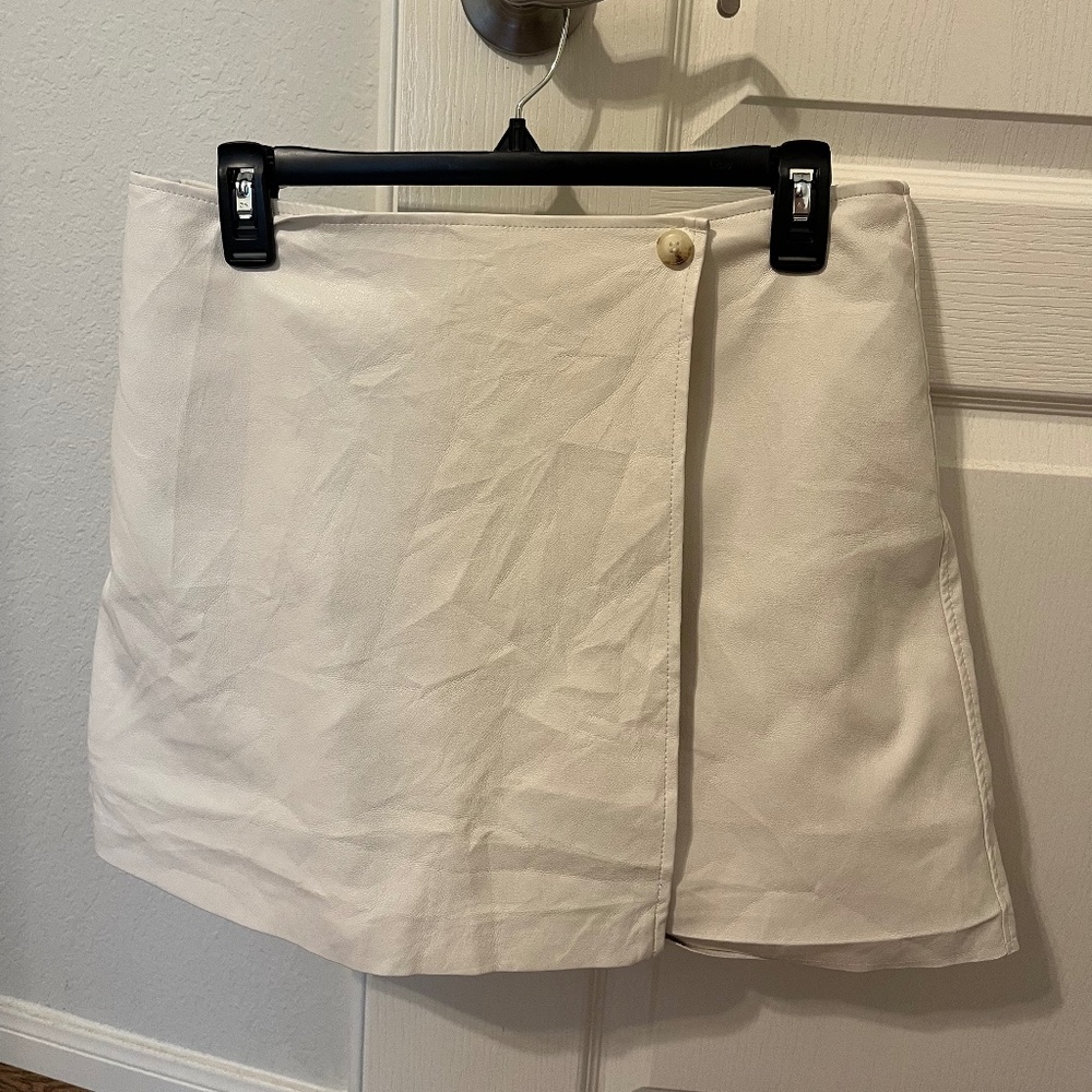 Pink Lily cream faux leather skort